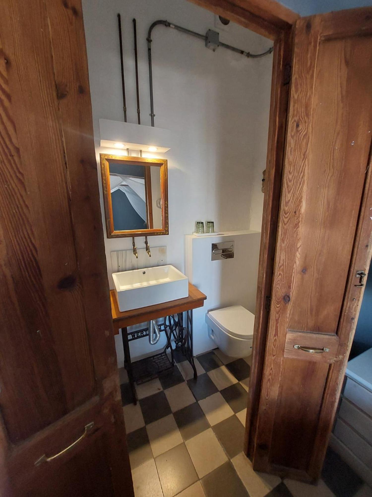 ホテル カサ デ ウエスペデス バラ デ レイ イビサ・タウン 部屋 写真